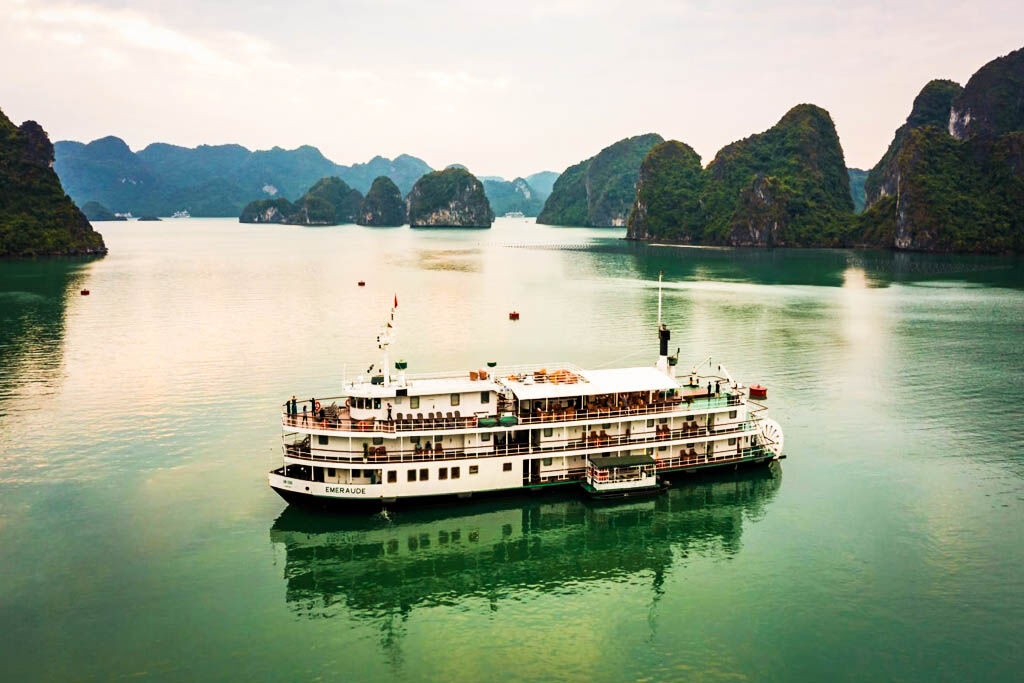 Halong Bay Cruise is waiting for adventure solos to explore!